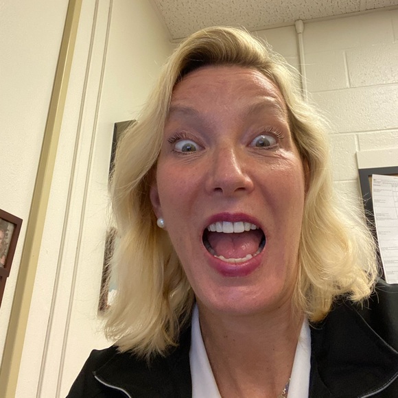 Meet your Posher, Whitney - Picture 1 of 1